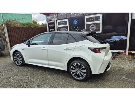 2019 Toyota Corolla HYBRID LUNA SPORT HB 4DR €18,950 thumbnail
