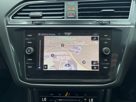 2021 Volkswagen Tiguan - thumbnail 19