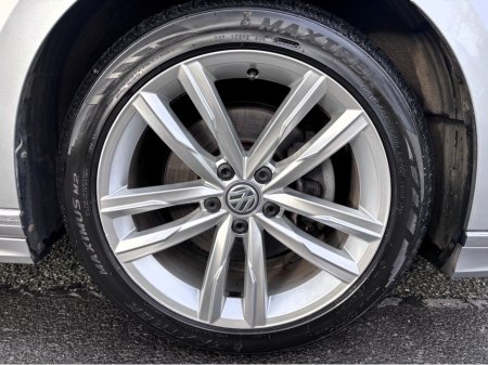 2019 Volkswagen Passat R-LINE 2.0 TDI MANUAL 150HP 4DR €23,950 thumbnail