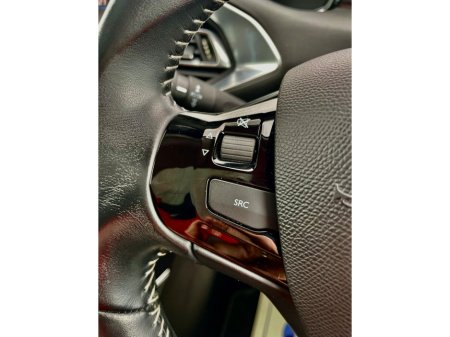 2018 Peugeot 308 - thumbnail 28