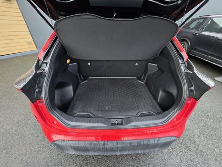 2023 Toyota Yaris Cross 1.5 Hybrid Luna Sport 5dr €25,949 thumbnail