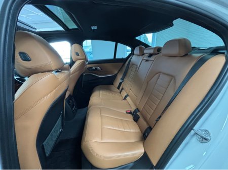 2019 BMW 3 Series - thumbnail 16