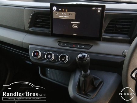 2025 Nissan Interstar - thumbnail 16