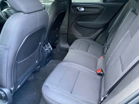 2023 Volvo XC40 Core Recharge Auto EV €31,900 thumbnail