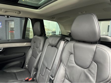 2025 Volvo XC90 - thumbnail 10