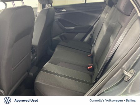 2025 Volkswagen T-Roc T-ROC EDITION 75 2.0TDI M6F 116HP €36,945 thumbnail