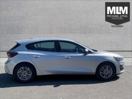 2025 Ford Focus Titanium 1.0L EcoBoost 125PS mHEV €32,995 thumbnail