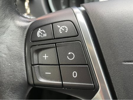 2014 Volvo V40 D2 SE 5DR €8,250 thumbnail