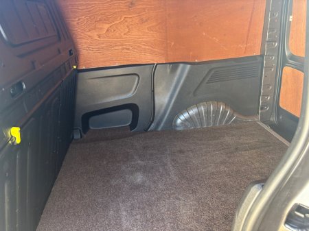 2019 Peugeot Partner - thumbnail 16