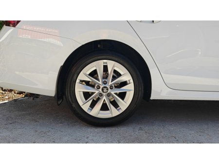 2025 Skoda Octavia SELECTION 1.5TSI 115HP- DEMO MODEL AS NEW- FULL FACTORY WARRANTY €30,950