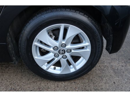 2023 Toyota Yaris HYBRID LUNA 4DR AUTO Great Spec 12 Months Warranty €18,495 thumbnail