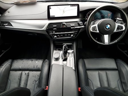 2021 BMW 5 Series - thumbnail 4