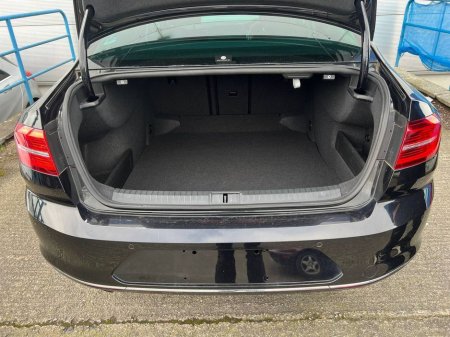 2018 Volkswagen Passat - thumbnail 14