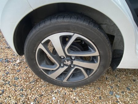 2018 Peugeot 108 1.0 Vti 68bhp Ecomatique Allure €14,999 thumbnail