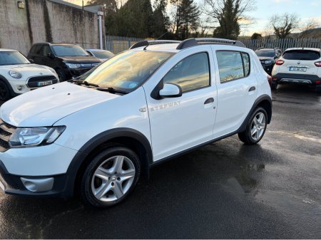 2014 Dacia Sandero STEPWAY SIGNATURE 1.5 DCI 90 4 €5,950 thumbnail