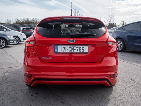 2017 Ford Focus - thumbnail 14