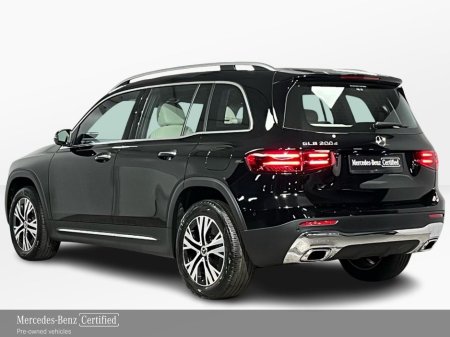 2025 Mercedes-Benz GLB - view 4