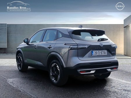 2025 Nissan Qashqai - view 2