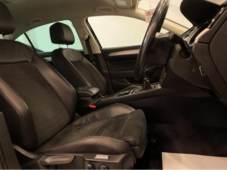 2015 Volkswagen Passat - thumbnail 15