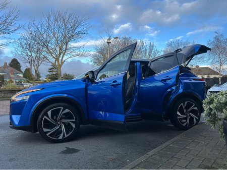 2022 Nissan Qashqai SVE-Premium Stunning Top Spec. Automatic - Pan-Roof + Leather & BOSE - Top Trade-Ins & Great Finance Deals - €29,950 thumbnail