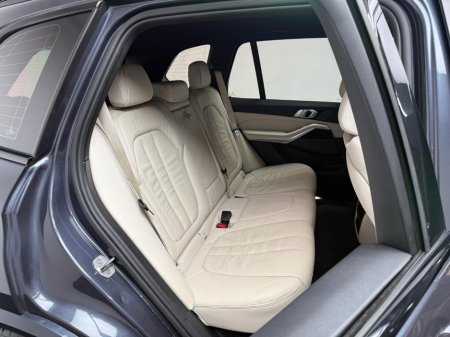 2019 BMW X5 - thumbnail 11