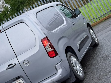 2025 Opel Combo SPORTIVE L1H1 1.5TD 100BHP **REVERSING CAMERA** €19,919 thumbnail