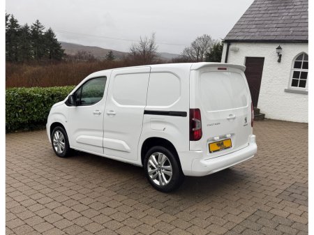 2022 Peugeot Partner PROFESSIONAL PREMIUM BLUEHDI L1 €14,550 thumbnail