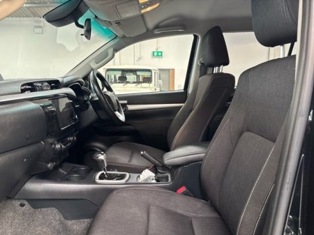 2024 Toyota Hilux - thumbnail 6