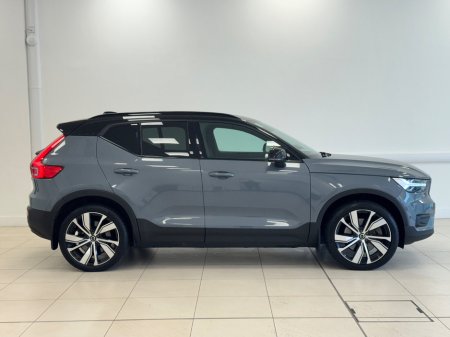 2022 Volvo XC40 - thumbnail 3