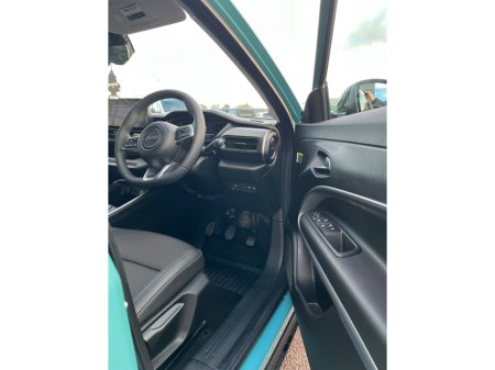 2025 Jeep Avenger 1.2 PETROL 100HP MT Altitude thumbnail