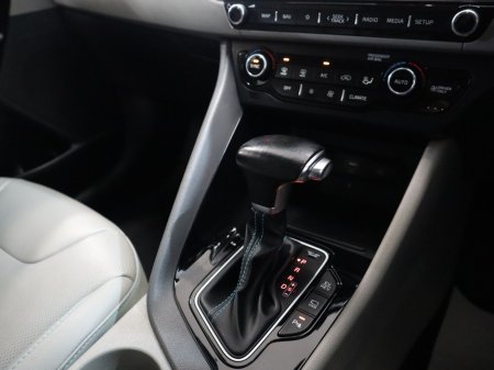 2021 Kia Niro *110* PHEV MY2021 5DR AUTO €20,800 thumbnail