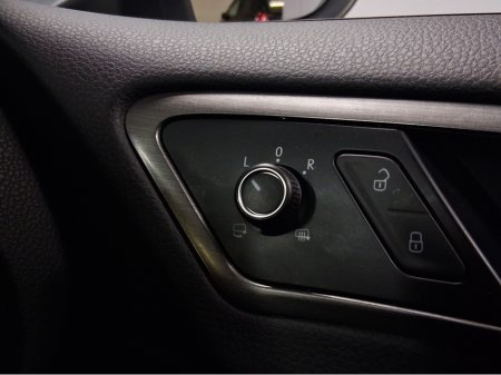 2013 Volkswagen Golf **AUTO - LOW KMS** €10,995 thumbnail