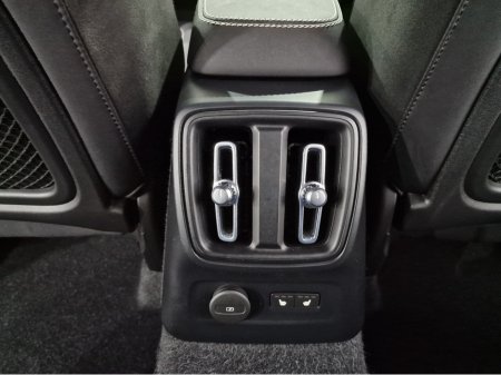 2023 Volvo XC40 T4 PLUS DARK RECHARGE AUTOMATIC **ONE OWNER / APPLE CARPLAY / CRUISE CONTROL / ELECTRIC BOOTLID / HEATED FRONT & REAR SEATS / HEATED STEERING WHEEL / 360 DEGREE CAMERA / WIRELESS PHONE CHARGING** €38,900 thumbnail