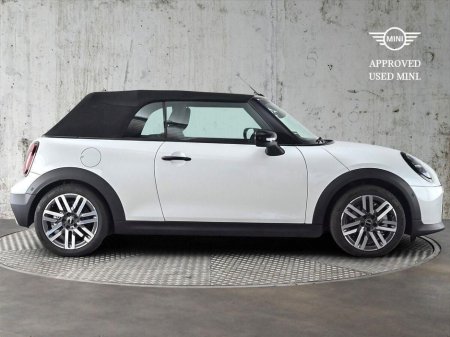 2025 MINI Hatch Cooper C €44,900 thumbnail