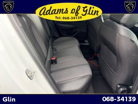 2023 Peugeot 2008 - thumbnail 5