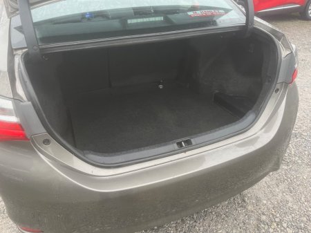 2017 Toyota Corolla - thumbnail 5