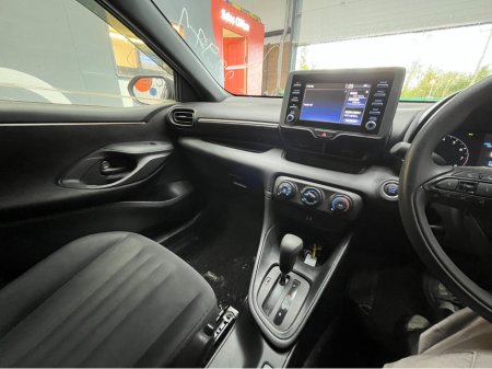 2023 Toyota Yaris - thumbnail 13