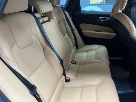 2022 Volvo XC60 - thumbnail 15