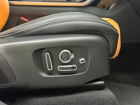 2022 Land Rover Range Rover Velar R-DYNAMIC HSE *PAN ROOF* €51,990 thumbnail