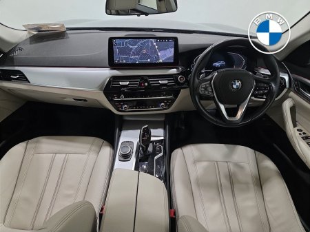 2022 BMW 5 Series 520d SE Saloon €37,950