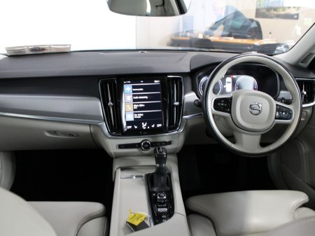 2020 Volvo V90 - thumbnail 10