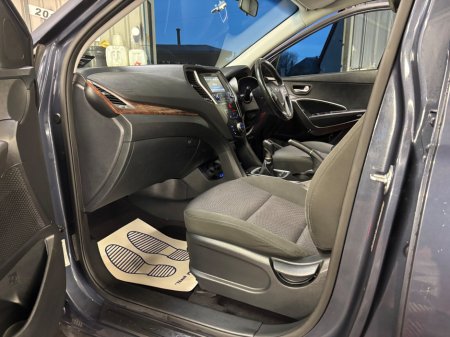 2017 Hyundai Santa Fe - thumbnail 13