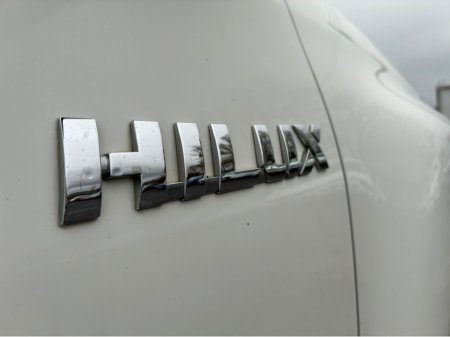 2020 Toyota Hilux - thumbnail 16