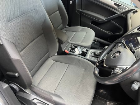 2016 Volkswagen Golf - thumbnail 10