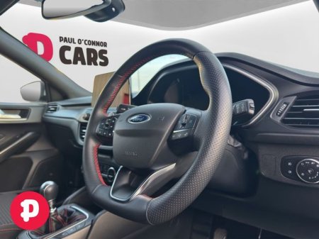 2023 Ford Focus - thumbnail 2