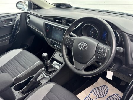 2016 Toyota Auris - thumbnail 10
