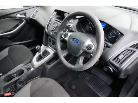 2013 Ford Focus - thumbnail 2