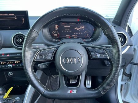 2019 Audi Q2 S-LINE 1.0 TFSI // APPLE CARPLAY/ANDROID AUTO // HEATED S-LINE SEATS // DIGITAL CLUSTER €21,900