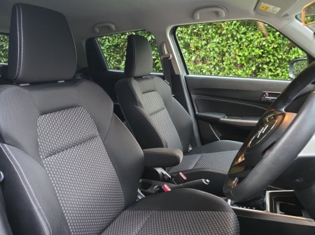 2019 Suzuki Swift - thumbnail 11