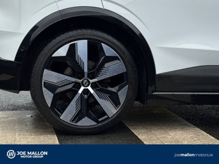 2023 Renault Megane E-Tech EV60 220hp Techno €24,950 thumbnail